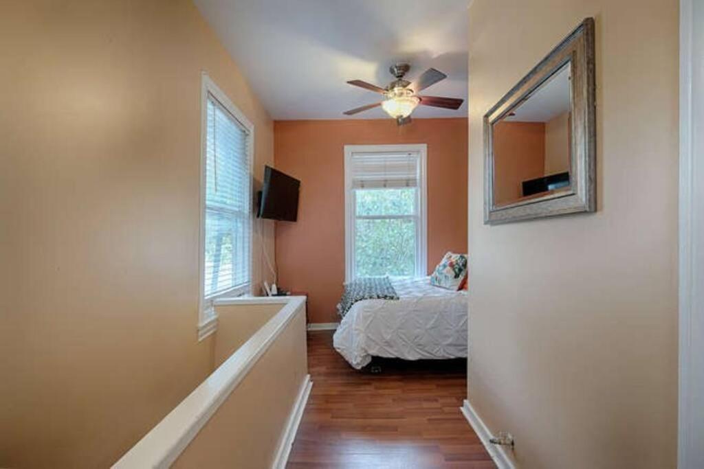 Centrally Located Cozy Tiny Loft, Near Acl, Sxsw, Zilker, 6Th Street Austin Kültér fotó