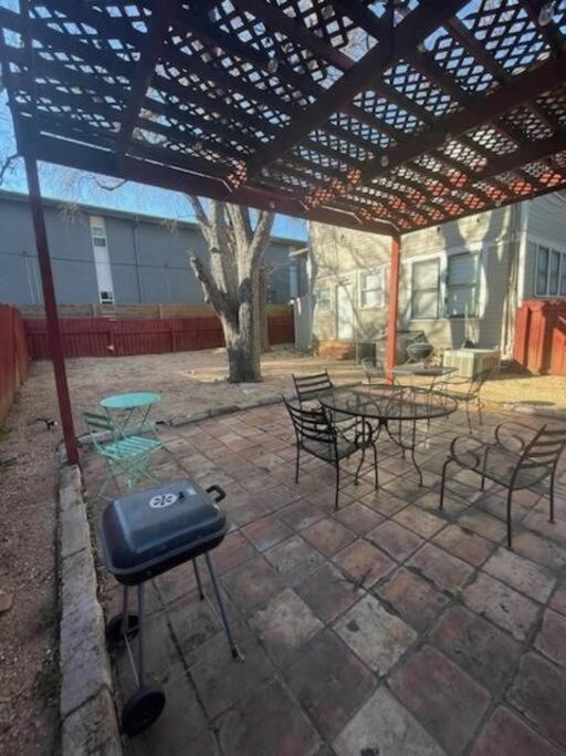 Centrally Located Cozy Tiny Loft, Near Acl, Sxsw, Zilker, 6Th Street Austin Kültér fotó
